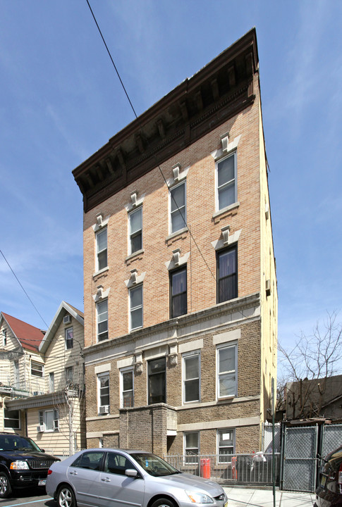 The Stella on Park in Union City, NJ - Building Photo