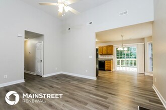 5232 Springhouse Farm Rd in Winston-Salem, NC - Foto de edificio - Building Photo