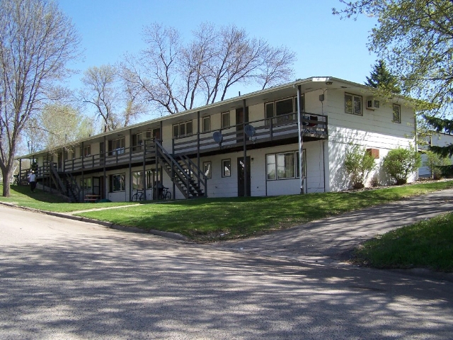 725 John St in Starbuck, MN - Building Photo