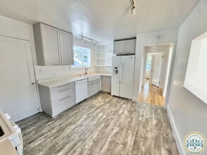 326 Sycamore Ave in Mill Valley, CA - Building Photo - Building Photo