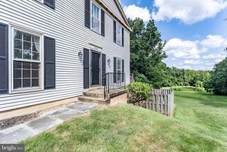 5708 Gladden Ct in Alexandria, VA - Building Photo - Building Photo