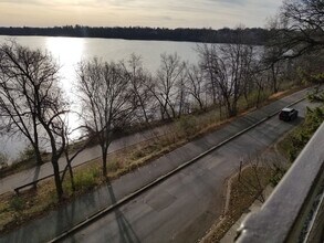 4430 W Lake Harriet Pkwy in Minneapolis, MN - Building Photo - Building Photo