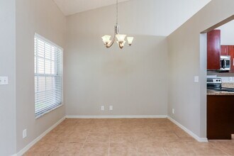 180 Heatherwood Dr in Royal Palm Beach, FL - Building Photo - Building Photo