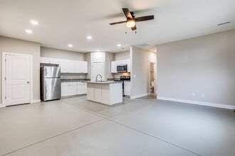 5236 N Cypress St in Bel Aire, KS - Building Photo - Building Photo