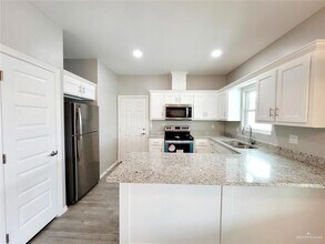 14 14th St in Weslaco, TX - Foto de edificio - Building Photo