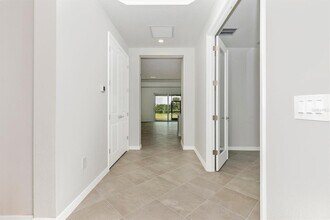 17692 Santorini Ct, Unit 10 Lauren's Dr Unit 19 in Venice, FL - Building Photo - Building Photo