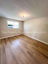 1229 Johnson St in Oregon City, OR - Building Photo - Building Photo