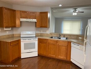 3781 Lauren Crest Ct in Jacksonville, FL - Building Photo - Building Photo