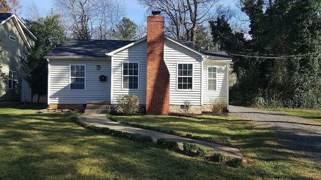 1025 Brookhurst Dr in Charlotte, NC - Building Photo - Building Photo