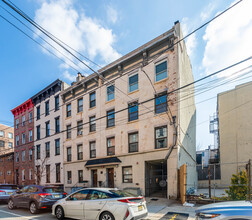 205 Park Ave in Hoboken, NJ - Building Photo - Building Photo