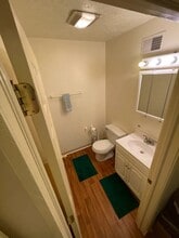 211 Dunseith St in Pittsburgh, PA - Foto de edificio - Building Photo