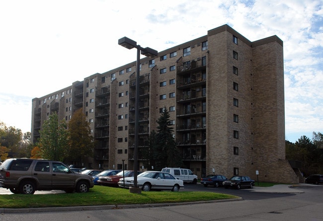 Solberg Tower in Madison Heights, MI - Building Photo - Building Photo