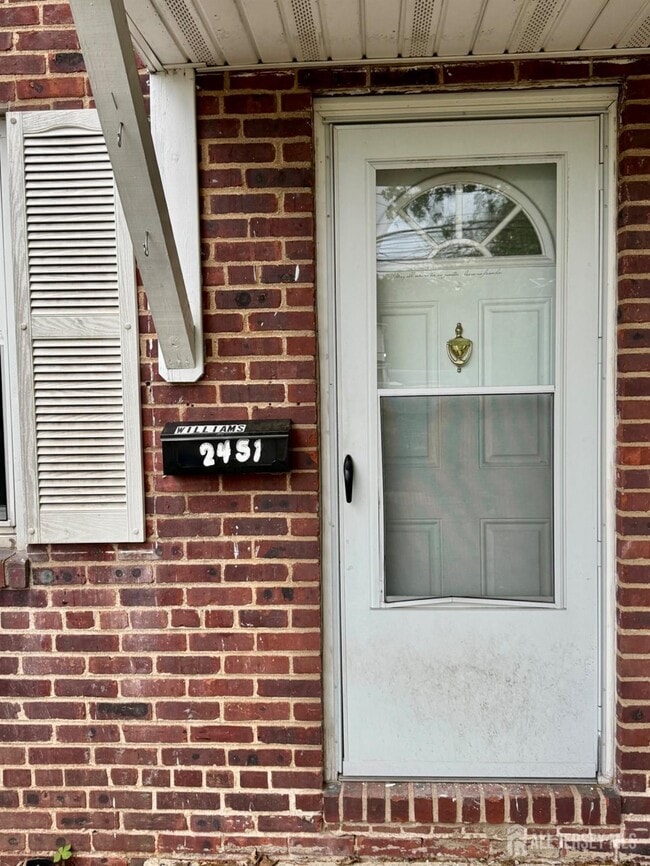 2451 St Georges Ave in Rahway, NJ - Building Photo - Building Photo