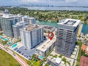 5845 Collins Ave, Unit 201 in Miami Beach, FL - Building Photo - Building Photo