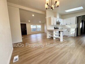 548 N 9th St in Saint Helens, OR - Building Photo - Building Photo