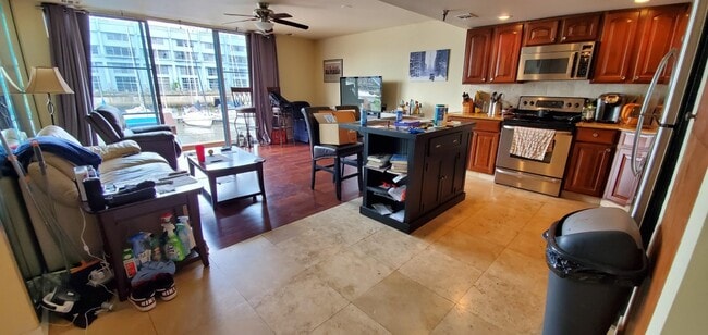 3 N Columbus Blvd, Unit 105 in Philadelphia, PA - Building Photo - Building Photo