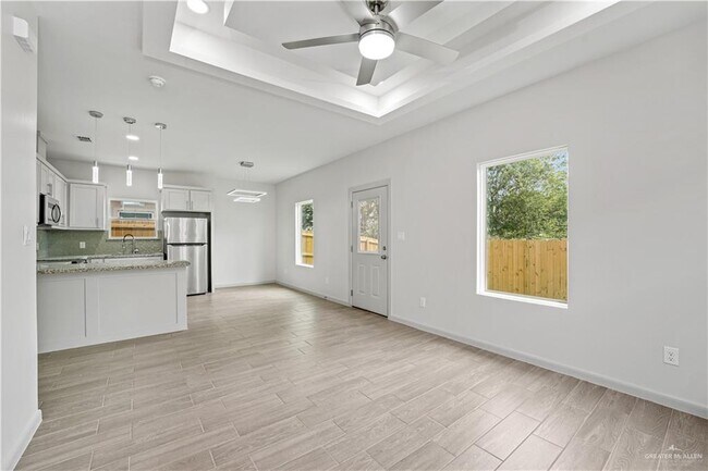 1905 W Violet Dr in Pharr, TX - Building Photo - Building Photo