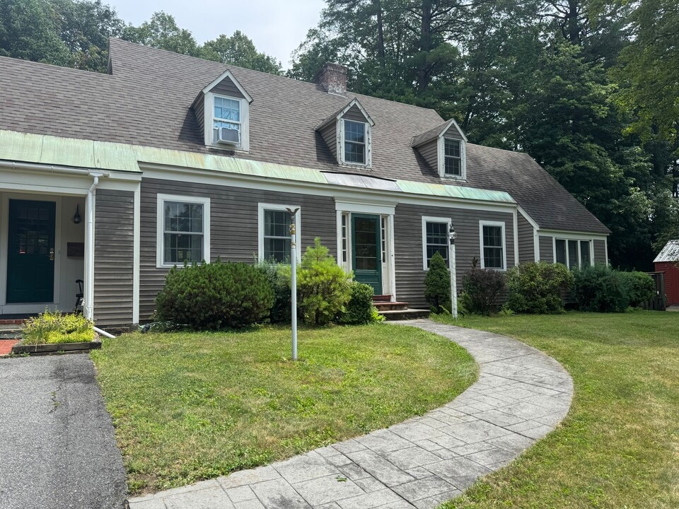 45 Common St in Springfield, VT - Building Photo