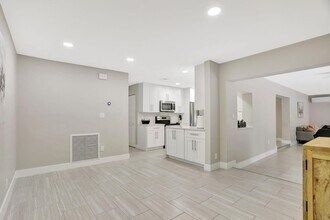 1035 NW 5th Ave in Boca Raton, FL - Building Photo - Building Photo