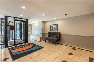 6725 N Sheridan Rd in Chicago, IL - Building Photo - Building Photo