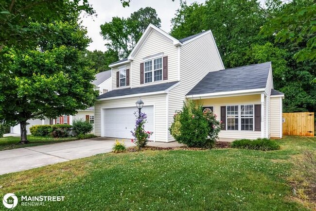 2045 Star Sapphire Dr in Raleigh, NC - Foto de edificio - Building Photo