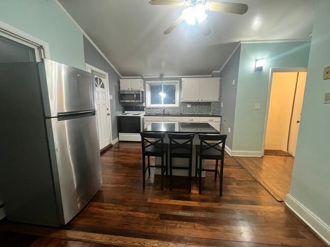 129 Bradstreet Ave, Unit 3