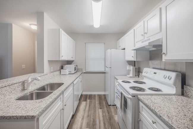 403 S Thomas Rd in Florence, SC - Foto de edificio - Interior Photo