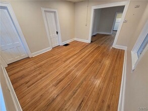 804 E Division St in Syracuse, NY - Building Photo - Building Photo