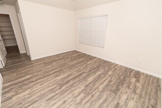 5452 Quail Cove Ln in Houston, TX - Building Photo - Building Photo