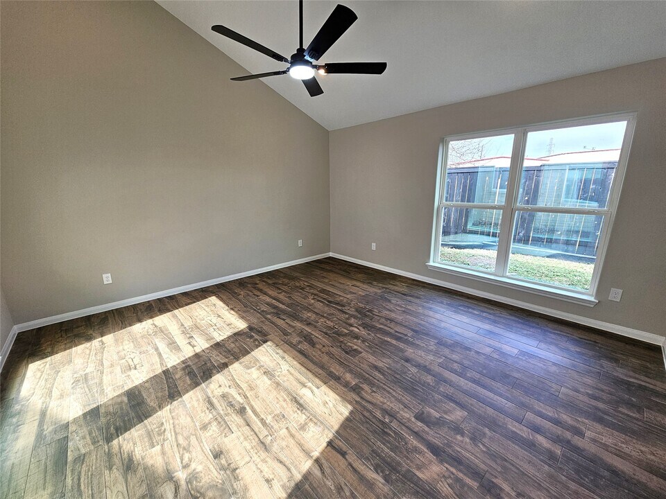 10846 Kirktown Dr in Houston, TX - Building Photo