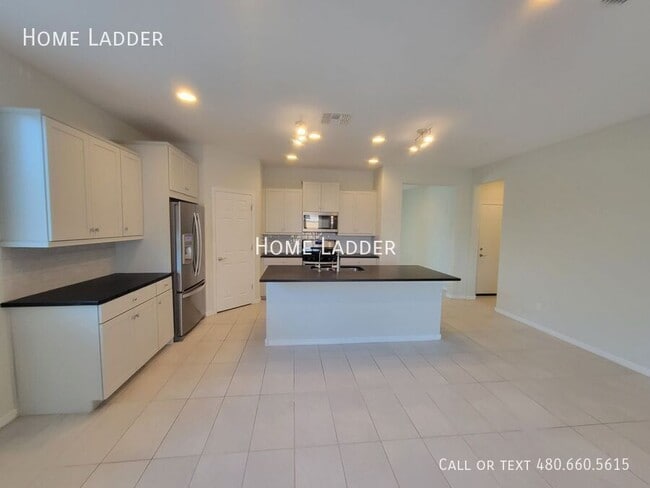 25932 W Quail Ave in Buckeye, AZ - Building Photo - Building Photo