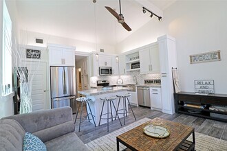 2310 McDuffie St in Houston, TX - Building Photo - Building Photo