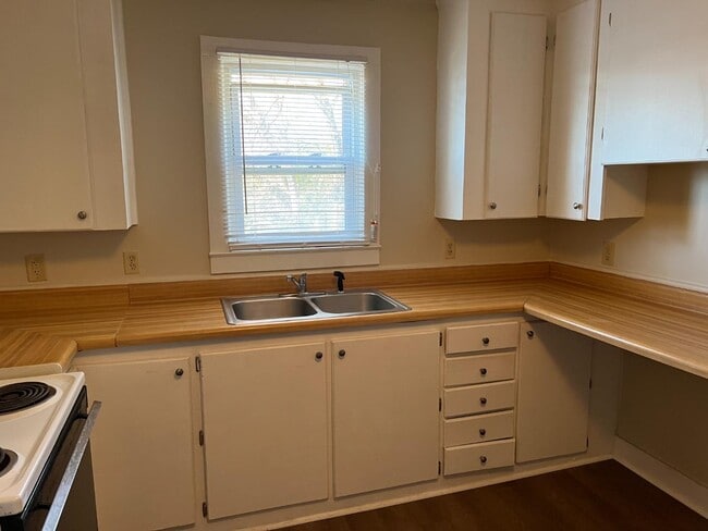 513 E 14th St in Lumberton, NC - Building Photo - Building Photo