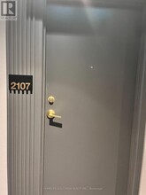 5 Buttermill Ave. in Vaughan, ON - Building Photo - Building Photo