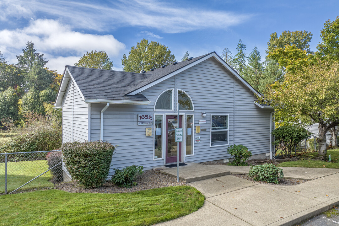 Crystal Lake Apartments in Corvallis, OR - Foto de edificio