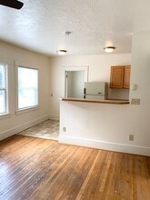 608 SE Tacoma St in Portland, OR - Building Photo - Building Photo