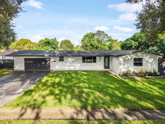 property at 740 Beachwood Ln