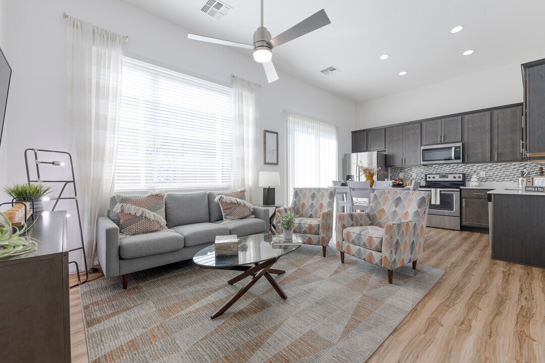 Hampton East in Mesa, AZ - Building Photo