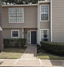 14911 Wunderlich Dr, Unit 907 in Houston, TX - Foto de edificio - Building Photo