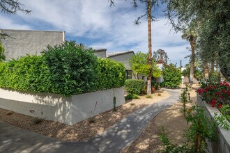 Rancho La Paz in Palm Springs, CA - Foto de edificio - Building Photo