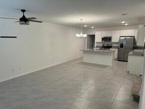 648 Belgrove St in Debary, FL - Foto de edificio - Building Photo