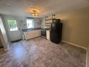 280 Chambers Dr in Elizabethton, TN - Building Photo - Building Photo