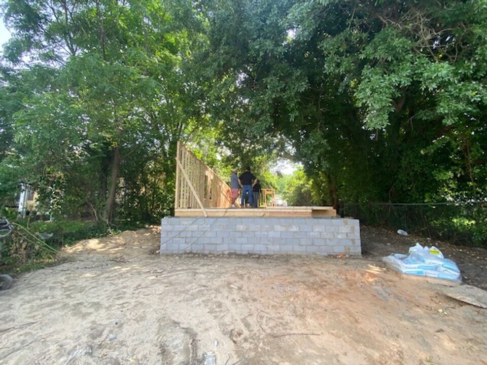 1318 House St in Columbia, SC - Building Photo