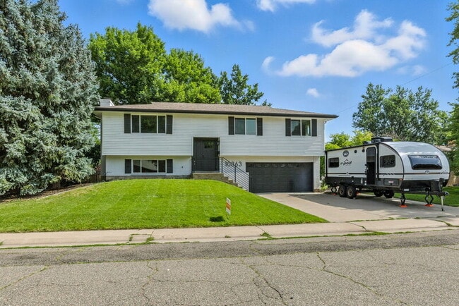 property at 10863 W 67th Pl