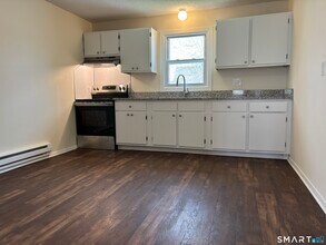 26 Elmview Cir in Waterbury, CT - Building Photo - Building Photo