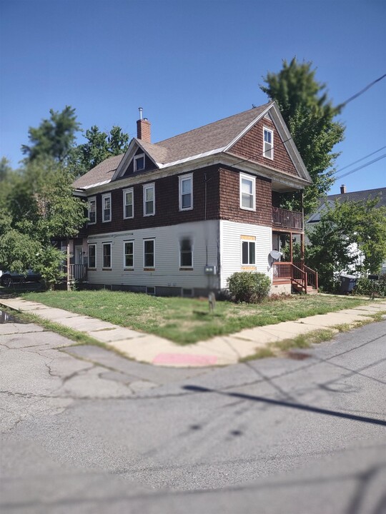 31 Gilman St in Nashua, NH - Foto de edificio