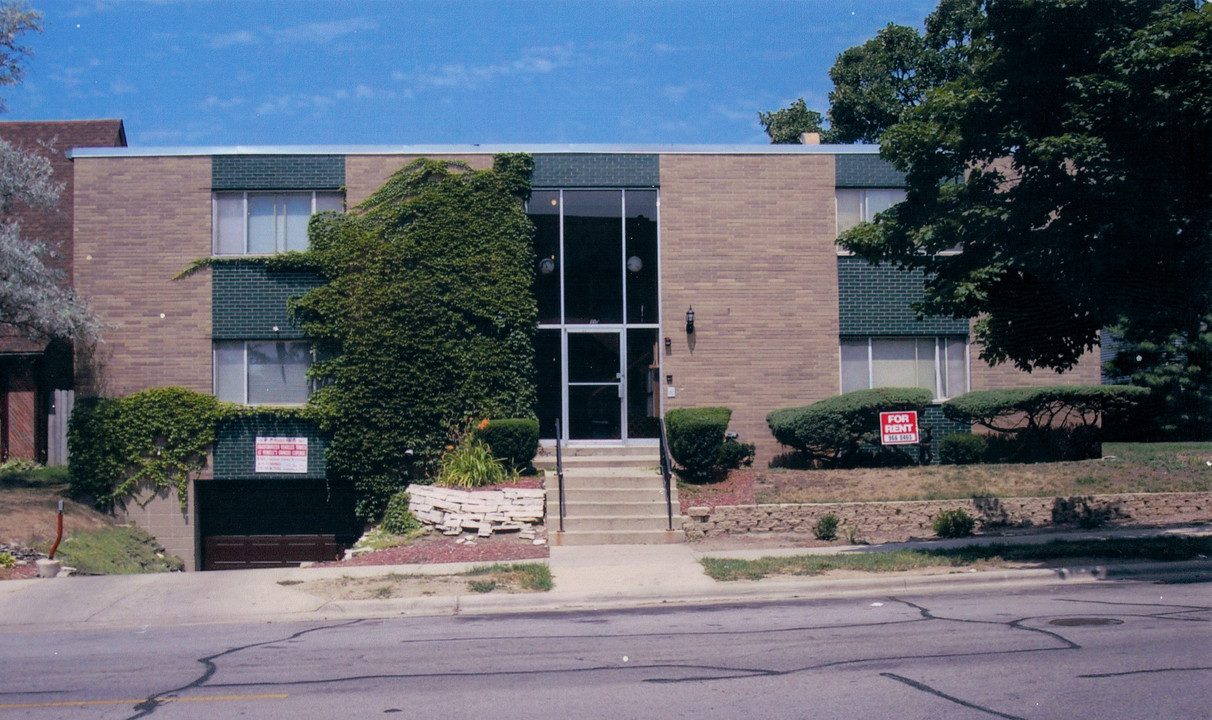 718 N Court St in Rockford, IL - Foto de edificio