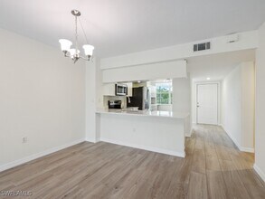 285 Naples Cove Dr in Naples, FL - Building Photo - Building Photo