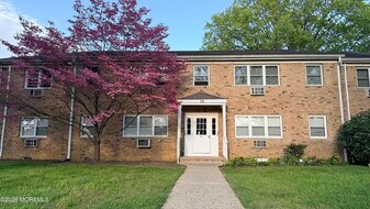 14 Windsor Terrace in Freehold, NJ - Building Photo