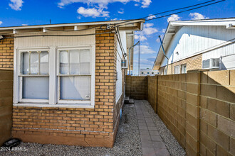 2104 W Adams St in Phoenix, AZ - Building Photo - Building Photo